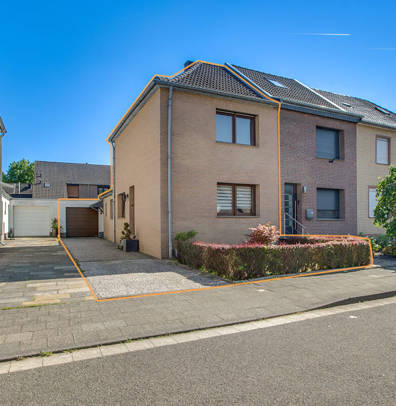 Ruhig gelegenes Reihenendhaus mit Garage und Entwicklungspotenzial in Übach-Palenberg/Boscheln