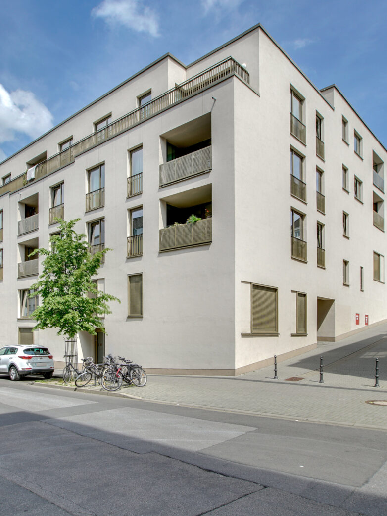 Moderne helle 2 Zi. Lifestyle Wohnung mit Dach-Loggia in idealer Innenstadtlage Aachens