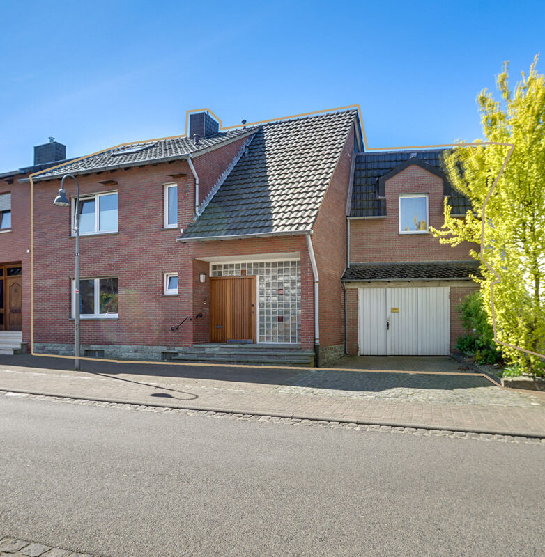 Großzügiges Ein-/Zweifamilienhaus mit viel Platz, Erweiterungen und familienfreundlichem Grundstück