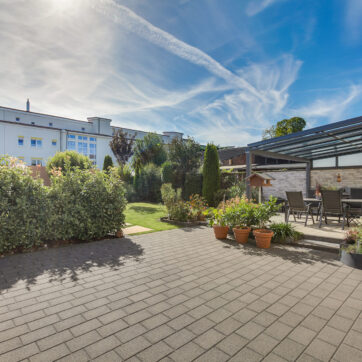 Terrasse + Garten